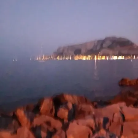 ホームステイ La Boutique Sul Mare *